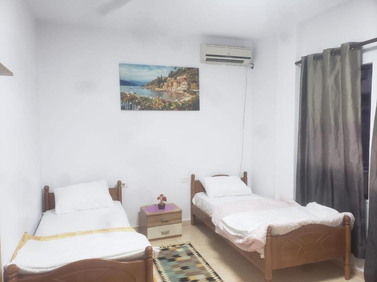 Hostel Split Rock Tirana Exterior foto