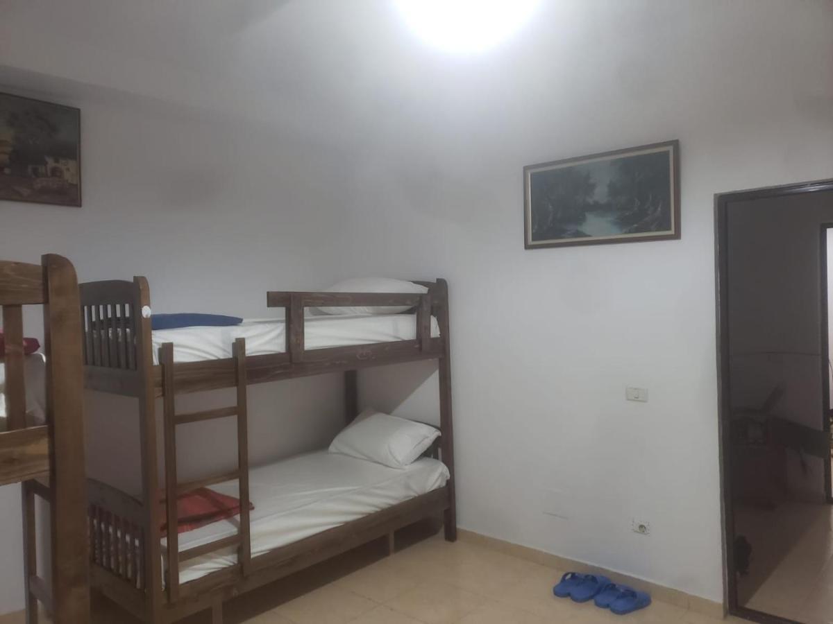 Hostel Split Rock Tirana Exterior foto